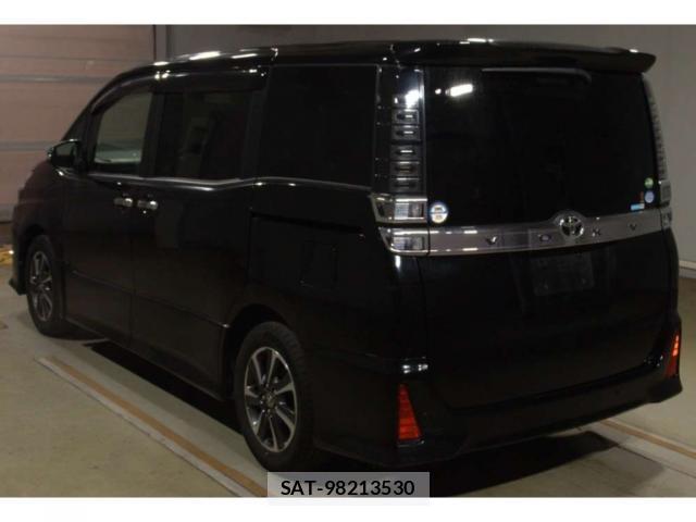 Toyota VOXY 2019-05 8816619-1