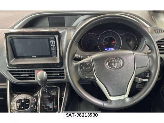 Toyota VOXY 2019-05 8816619-2