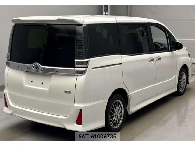 Toyota VOXY 2021-12 8816623-1