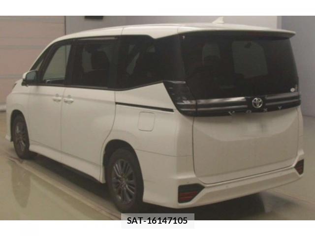 Toyota VOXY 2022-08 8816635-1