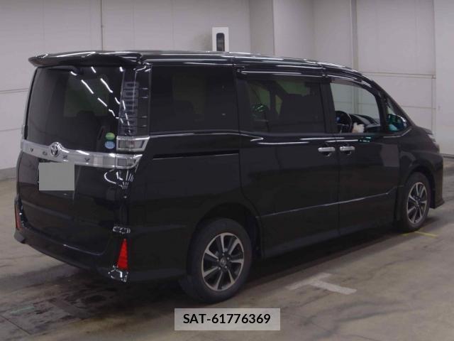 Toyota VOXY 2018-07 8816747-1