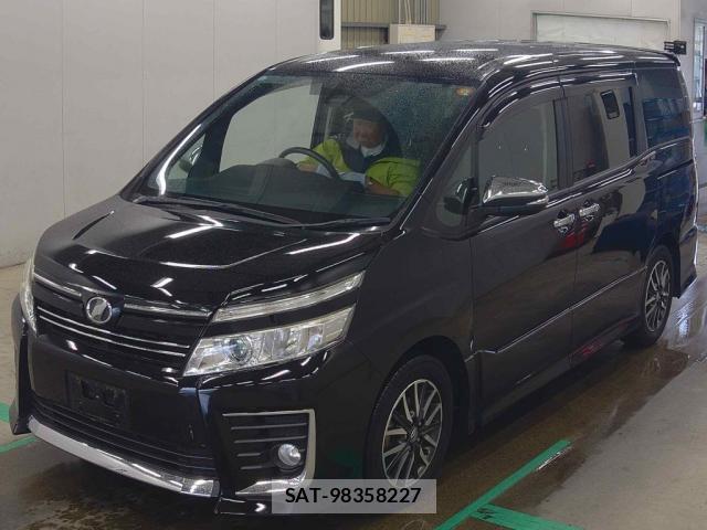 Toyota VOXY 2016-02 8816752-0