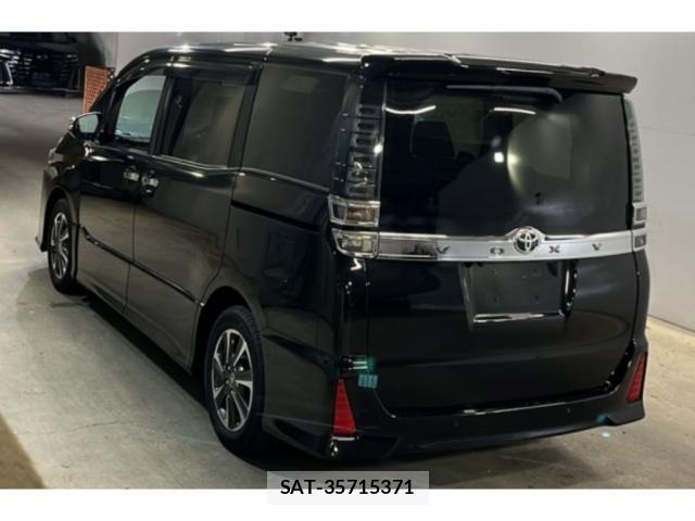 Toyota VOXY 2021 8816758-1