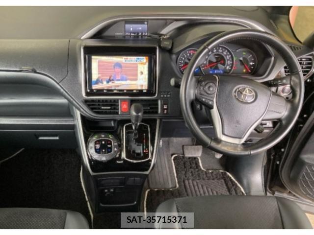 Toyota VOXY 2021 8816758-2