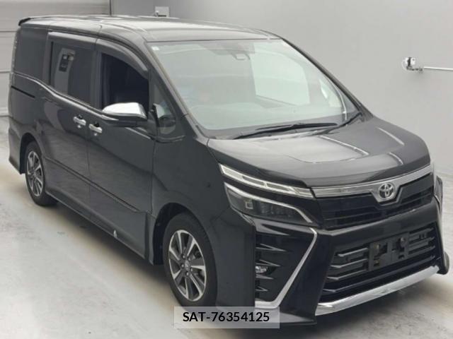 Toyota VOXY 2021-12 8816760-0