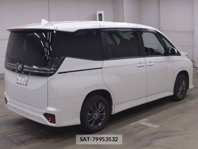 Toyota VOXY 2024-05 8816762-1