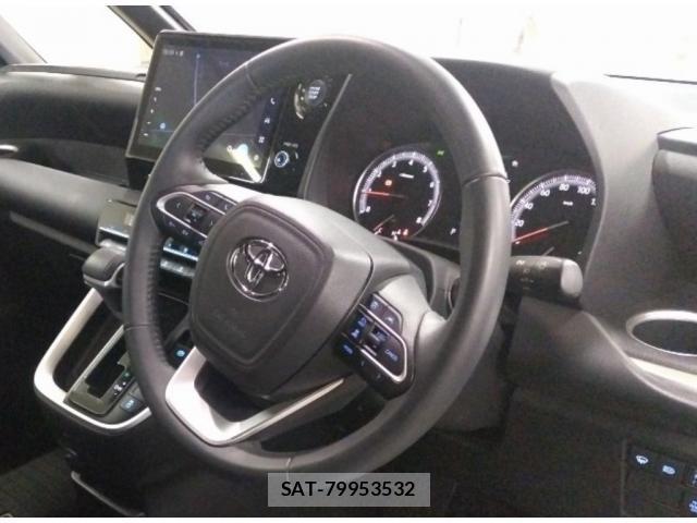 Toyota VOXY 2024-05 8816762-2