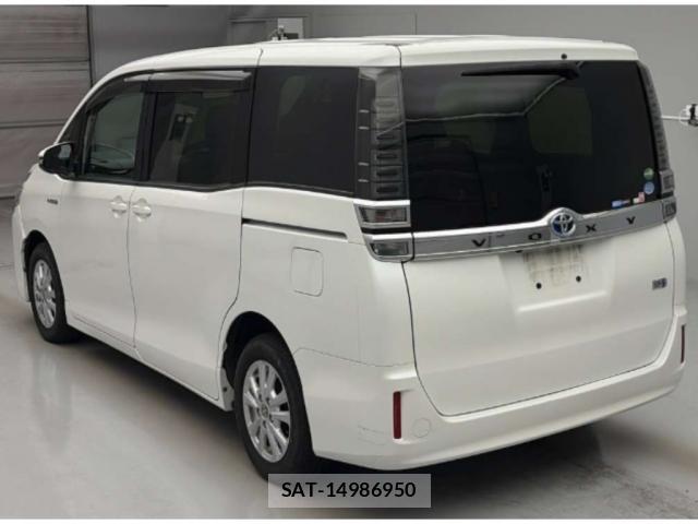 Toyota VOXY 2018-06 8816765-1