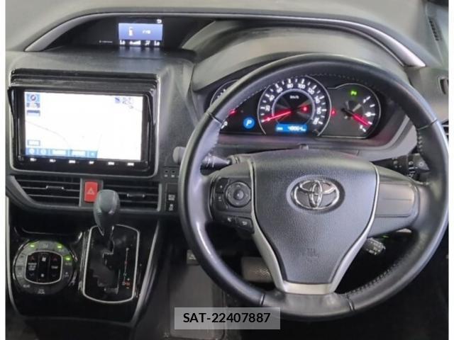 Toyota VOXY 2021-12 8816790-2