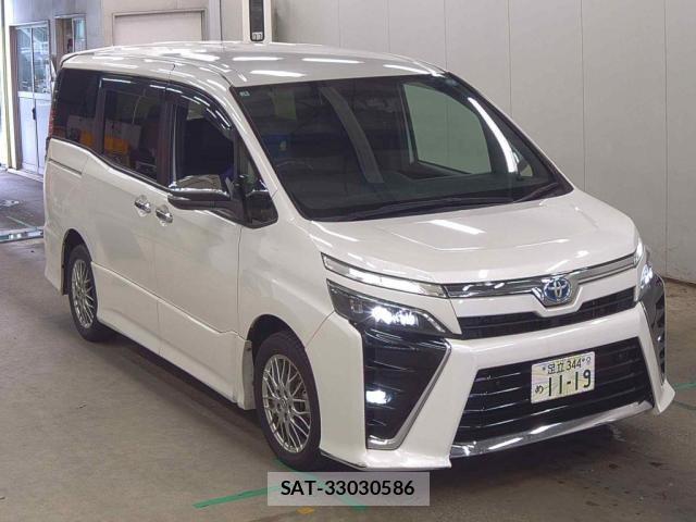 Toyota VOXY 2021 8816810-0