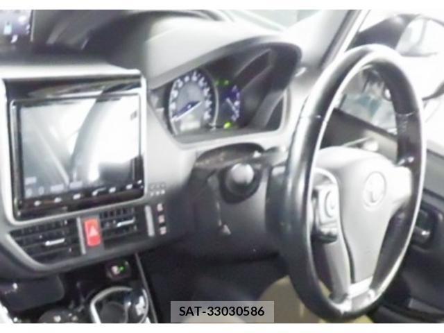 Toyota VOXY 2021 8816810-2