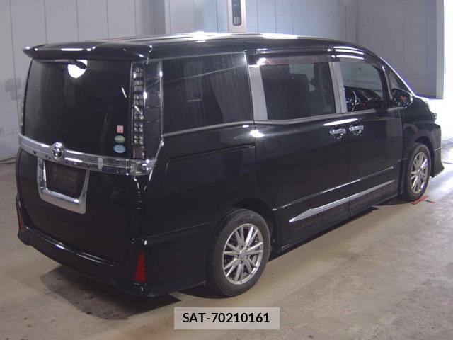 Toyota VOXY 2016-12 8816840-1