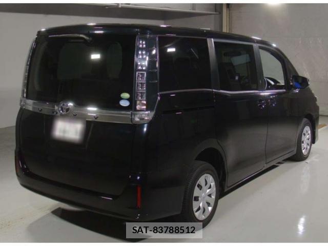Toyota VOXY 2014-05 8816930-1