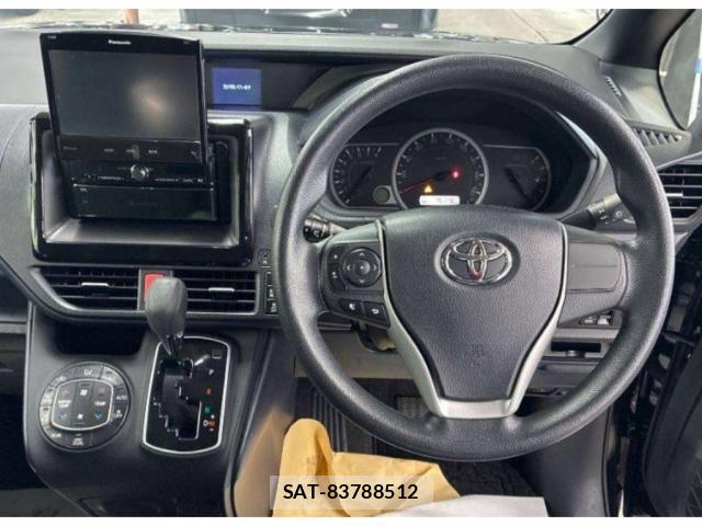 Toyota VOXY 2014-05 8816930-2