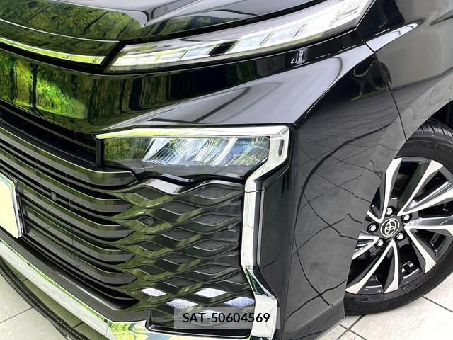 Toyota VOXY 2023-08 8816976-11