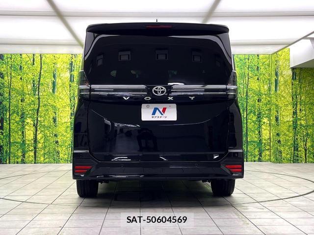 Toyota VOXY 2023-08 8816976-14