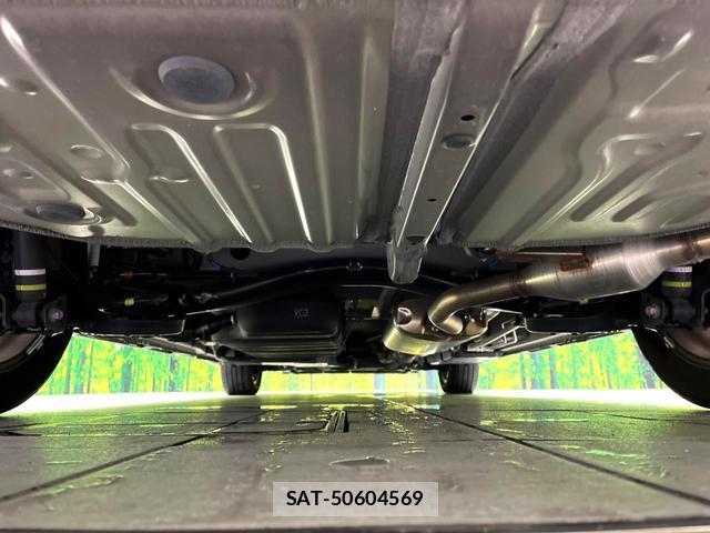 Toyota VOXY 2023-08 8816976-18