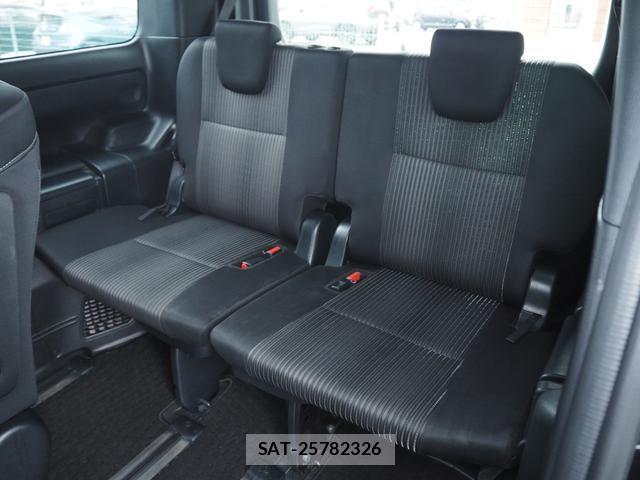 Toyota VOXY 2017-07 8816985-10