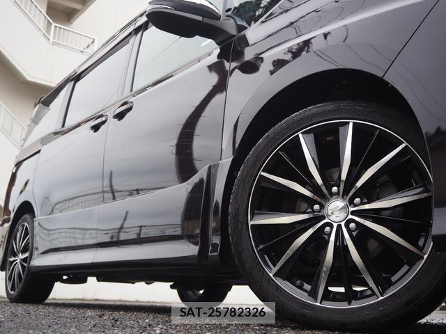 Toyota VOXY 2017-07 8816985-6