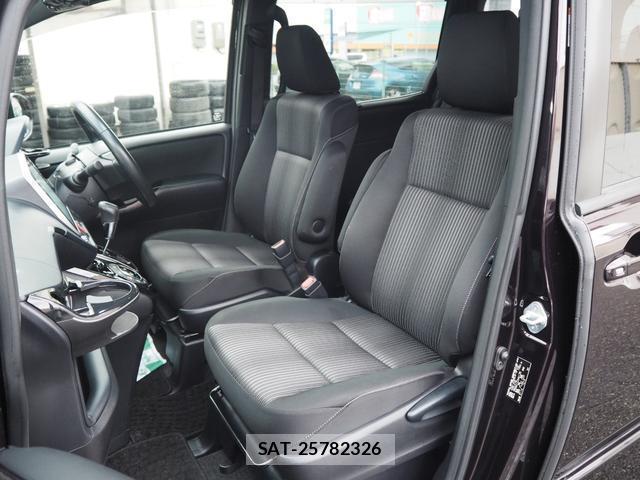 Toyota VOXY 2017-07 8816985-8