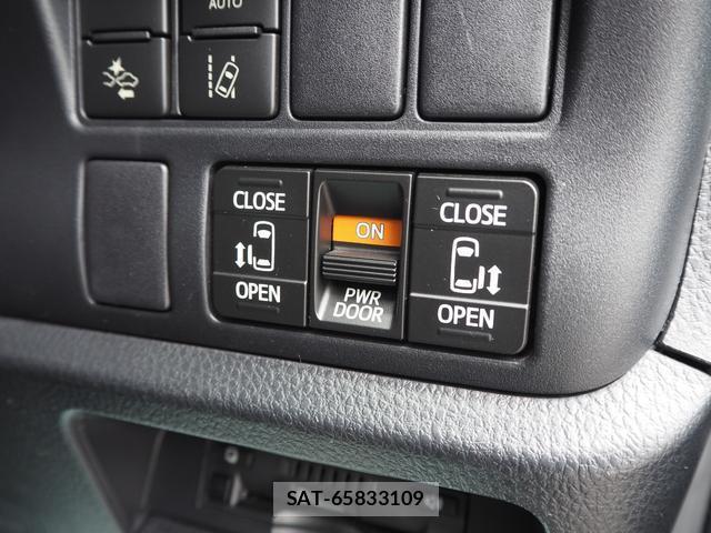 Toyota VOXY 2017-10 8816986-15