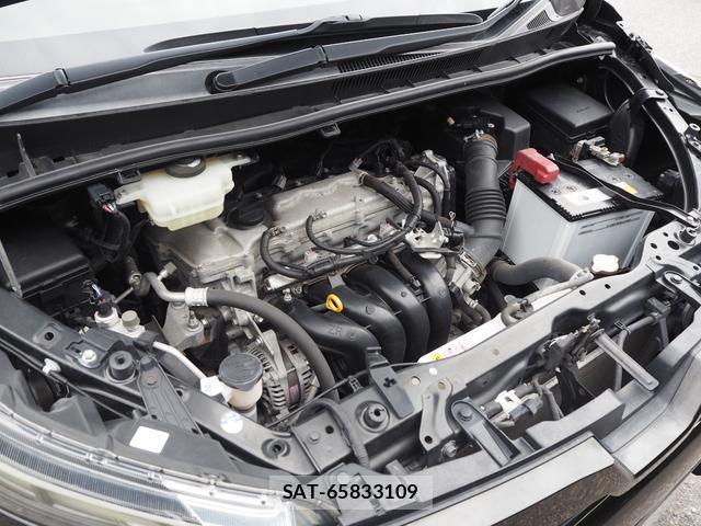 Toyota VOXY 2017-10 8816986-19