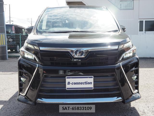 Toyota VOXY 2017-10 8816986-3