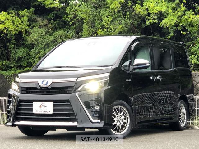 Toyota VOXY 2018-02 8817015-0