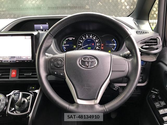 Toyota VOXY 2018-02 8817015-10