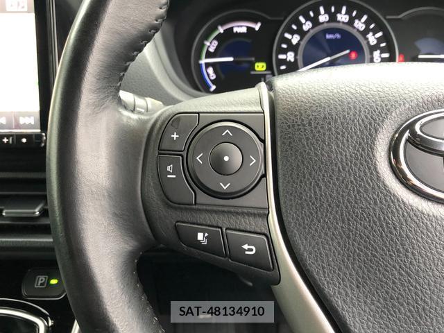 Toyota VOXY 2018-02 8817015-11