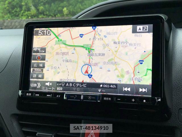 Toyota VOXY 2018-02 8817015-5
