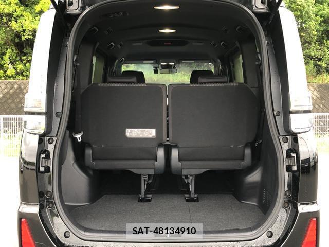 Toyota VOXY 2018-02 8817015-9