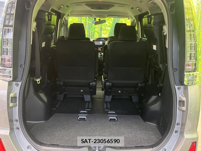 Toyota VOXY 2015-09 8817044-10