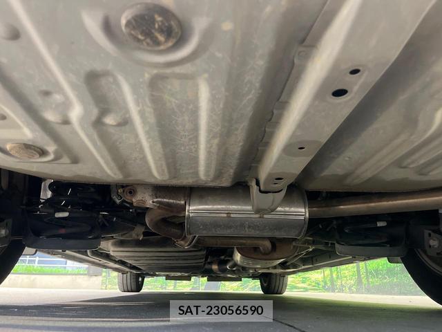 Toyota VOXY 2015-09 8817044-19