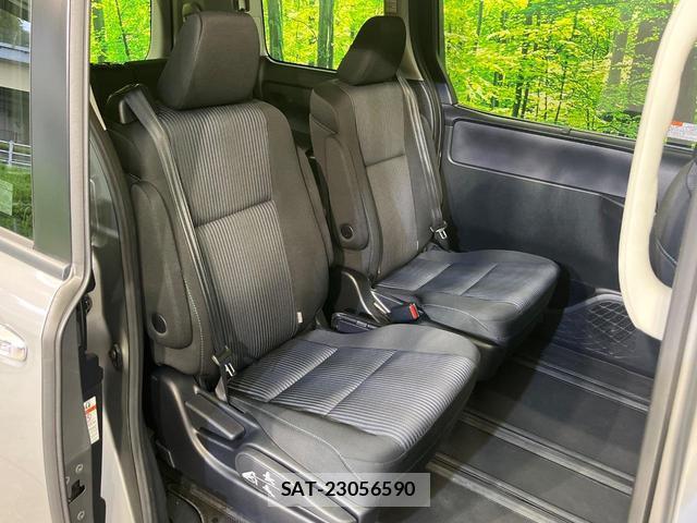 Toyota VOXY 2015-09 8817044-8