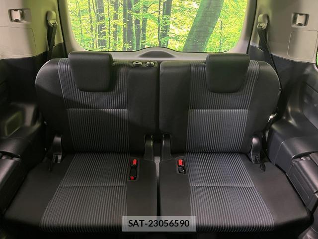 Toyota VOXY 2015-09 8817044-9