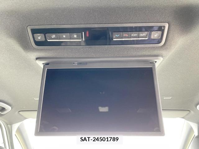 Toyota VOXY 2024-02 8817187-3