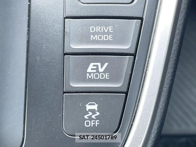Toyota VOXY 2024-02 8817187-6
