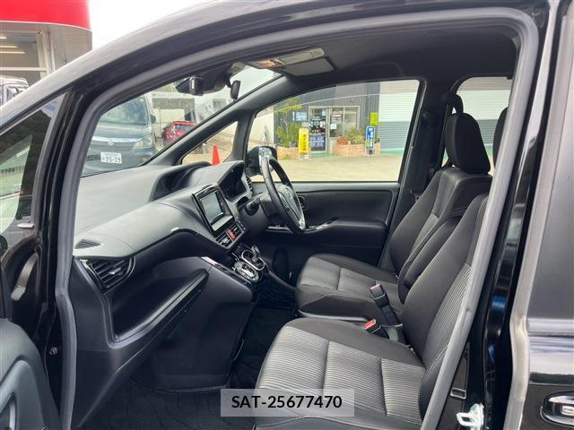 Toyota VOXY 2020-10 8817203-11