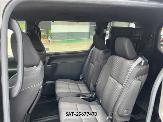 Toyota VOXY 2020-10 8817203-14
