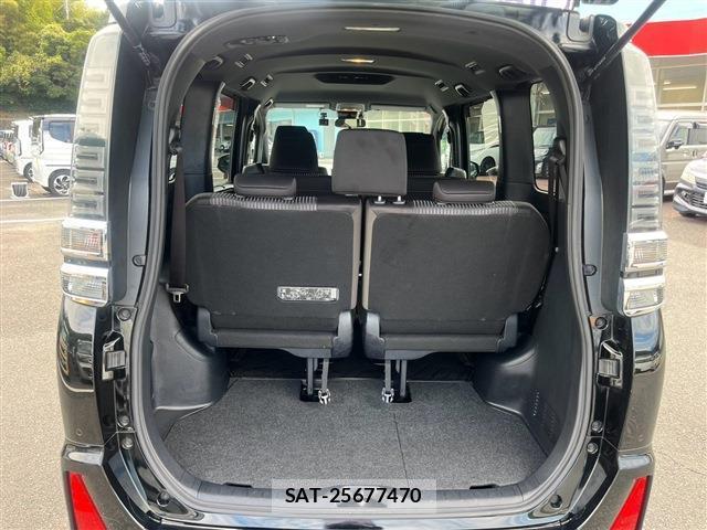 Toyota VOXY 2020-10 8817203-16