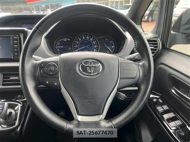 Toyota VOXY 2020-10 8817203-18