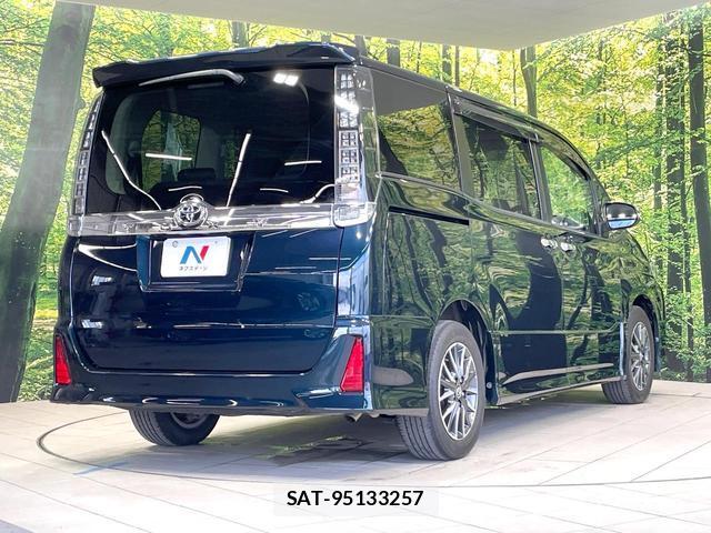 Toyota VOXY 2015-10 8817224-16