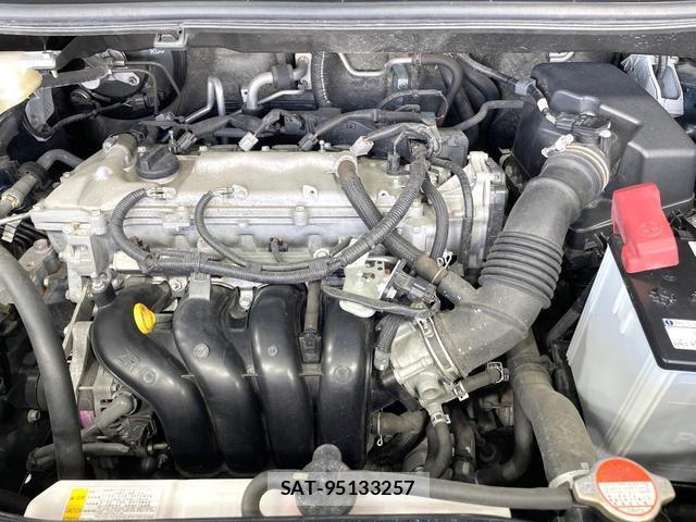 Toyota VOXY 2015-10 8817224-17