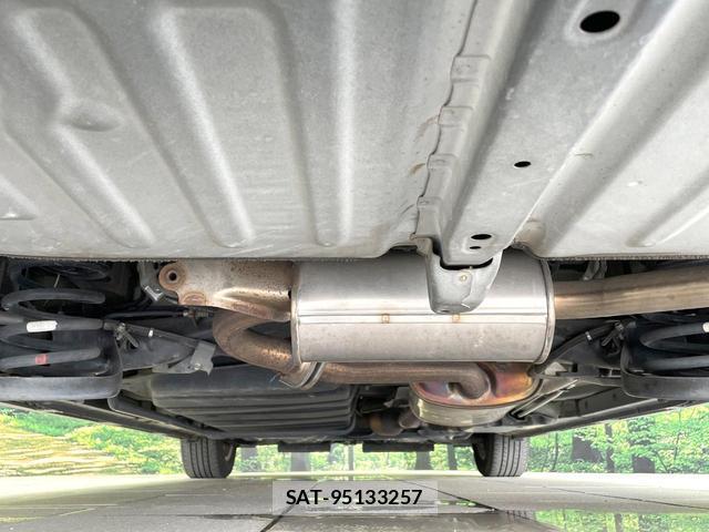 Toyota VOXY 2015-10 8817224-18