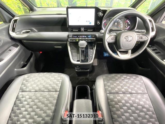 Toyota VOXY 2023-10 8817243-1