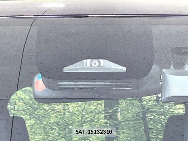 Toyota VOXY 2023-10 8817243-4