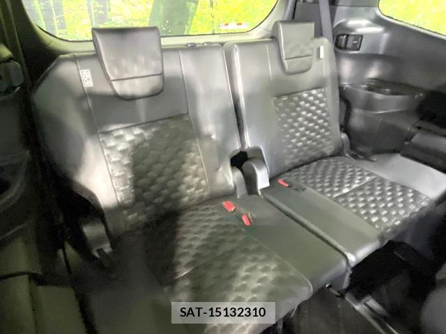 Toyota VOXY 2023-10 8817243-9