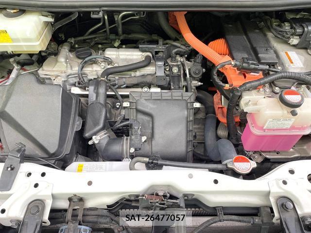 Toyota VOXY 2016-10 8817261-18