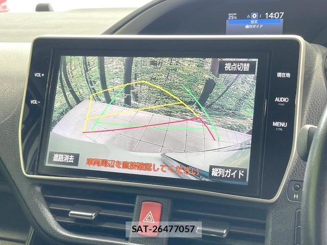 Toyota VOXY 2016-10 8817261-3